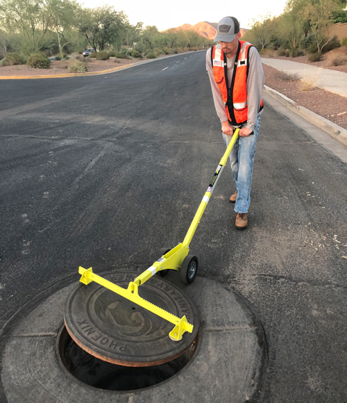 LidUp Revolutionary Manhole Lifter